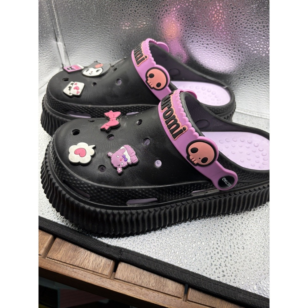 Crocs Sanrio Kuromi Hello Kitty Womens 8 Stomp Sandals Black Purple 38-39